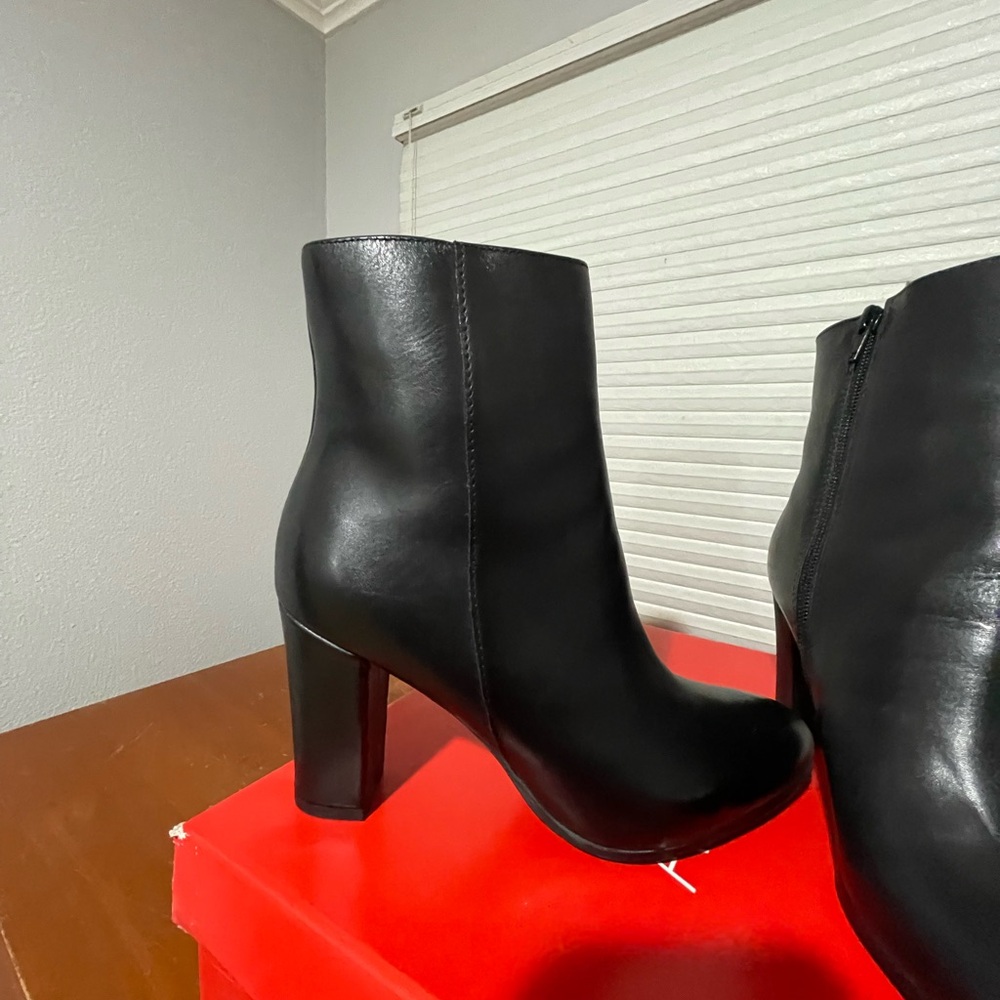 Black booties - Picture 3 of 6